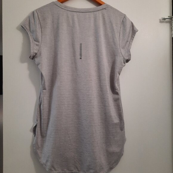 Reebok Grey Athletic T-shirt - Picture 2 of 3